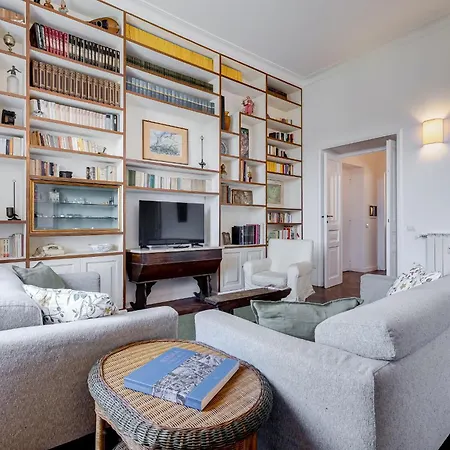 Elegant 3-bedroom In Piazza Mazzini * Rom