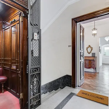 Elegant 3-bedroom In Piazza Mazzini Lägenhet *