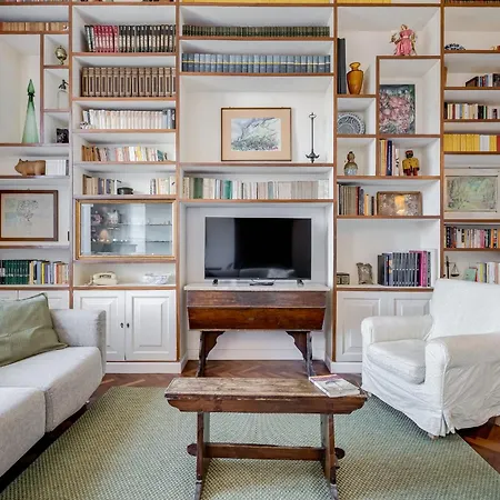 Elegant 3-bedroom In Piazza Mazzini * Rom