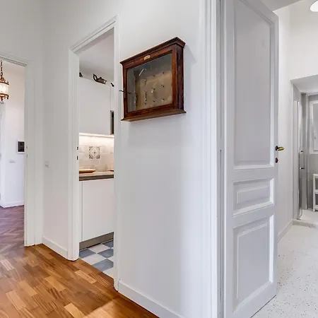 Elegant 3-bedroom In Piazza Mazzini Lägenhet