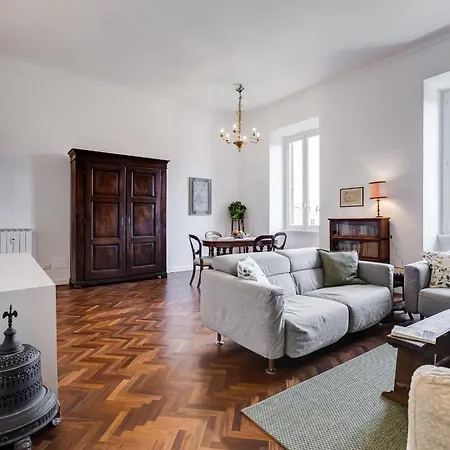Elegant 3-bedroom In Piazza Mazzini Lägenhet *