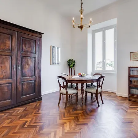 Lägenhet Elegant 3-bedroom In Piazza Mazzini