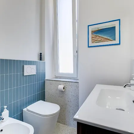 Elegant 3-bedroom In Piazza Mazzini Lägenhet