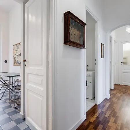Elegant 3-bedroom In Piazza Mazzini Lägenhet *