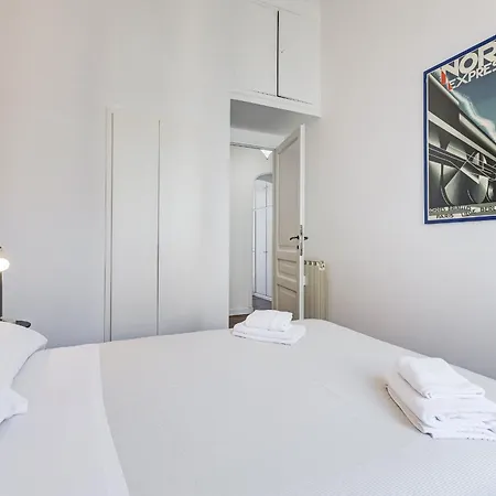 Elegant 3-bedroom In Piazza Mazzini Lägenhet